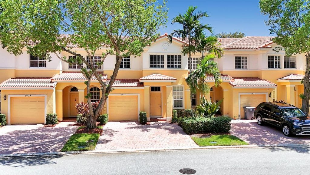 Photo of 7410 Briella Drive, Boynton Beach, FL 33437 (MLS # R11135982)