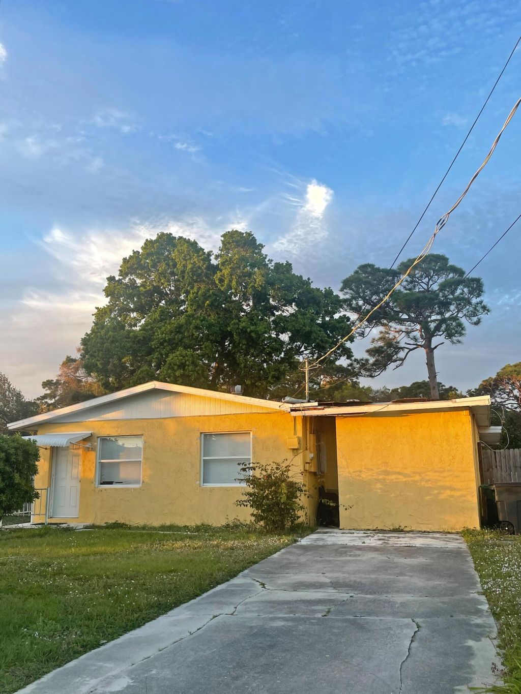Photo of 948 Kanner Drive, Fort Pierce, FL 34982 (MLS # R10954270)