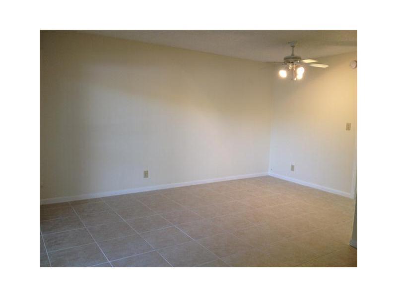 OCEAN DRIVE ESTATES 8-2 B - Residential Lease