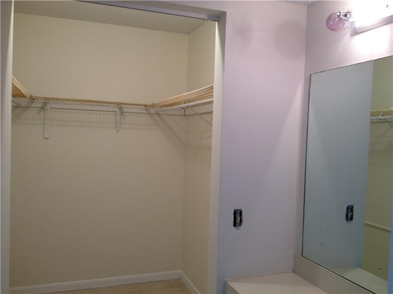 OCEAN DRIVE ESTATES 8-2 B - Residential Lease