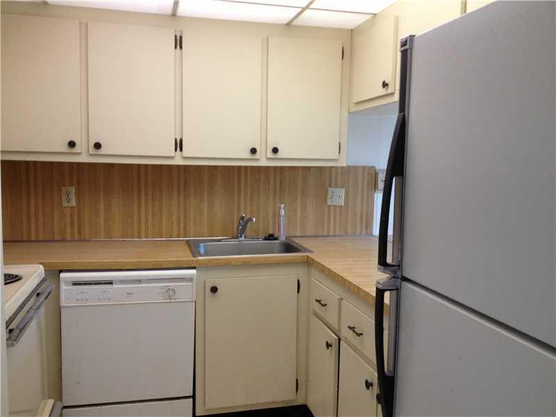 OCEAN DRIVE ESTATES 8-2 B - Residential Lease