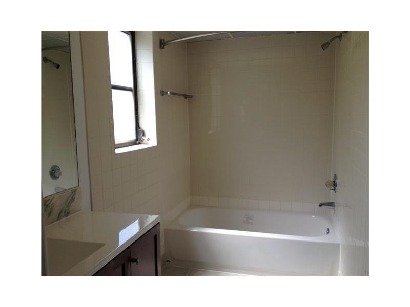 OCEAN DRIVE ESTATES 8-2 B - Residential Lease