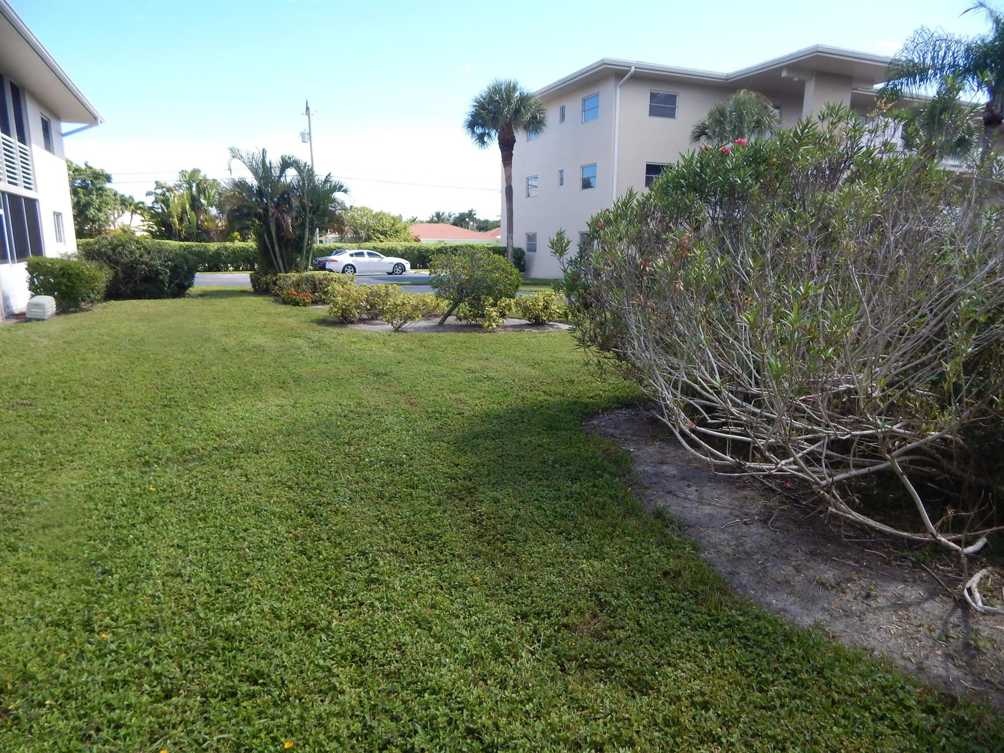 LAKE CLARKE GARDENS CONDO 20A - Residential