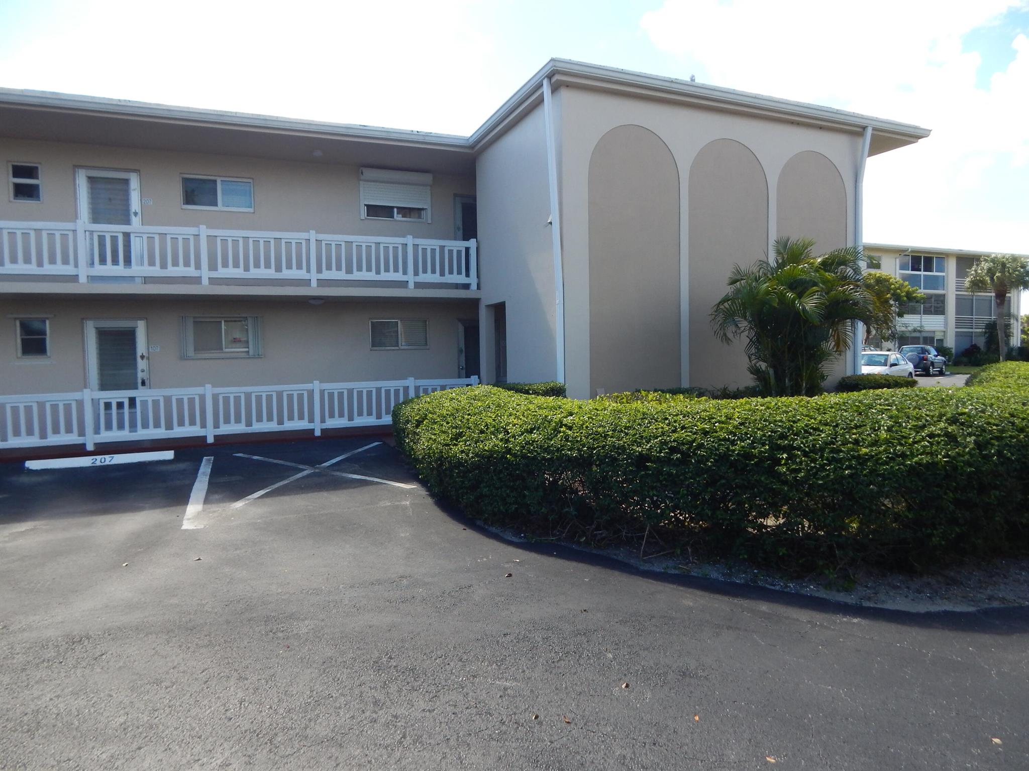 LAKE CLARKE GARDENS CONDO 20A - Residential