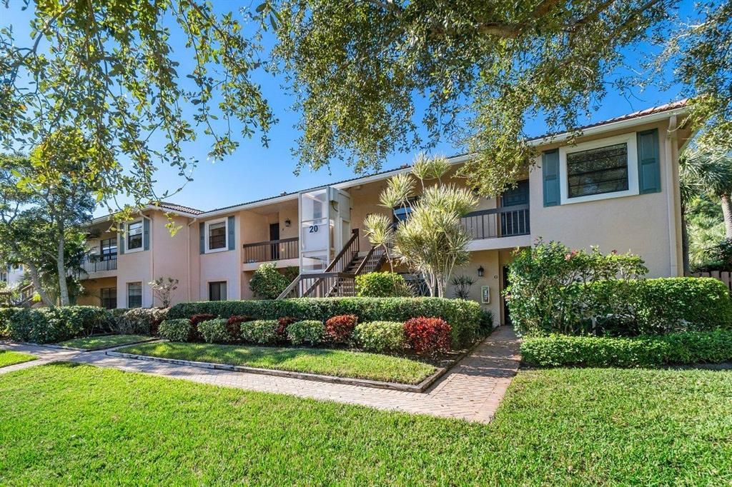 Photo of 20 Southport Lane #F, Boynton Beach, FL 33436 (MLS # R10680414)