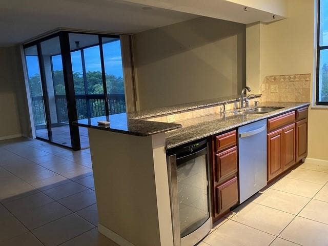 Photo of 950 Lavers Circle #F-511, Delray Beach, FL 33444 (MLS # F10535435)