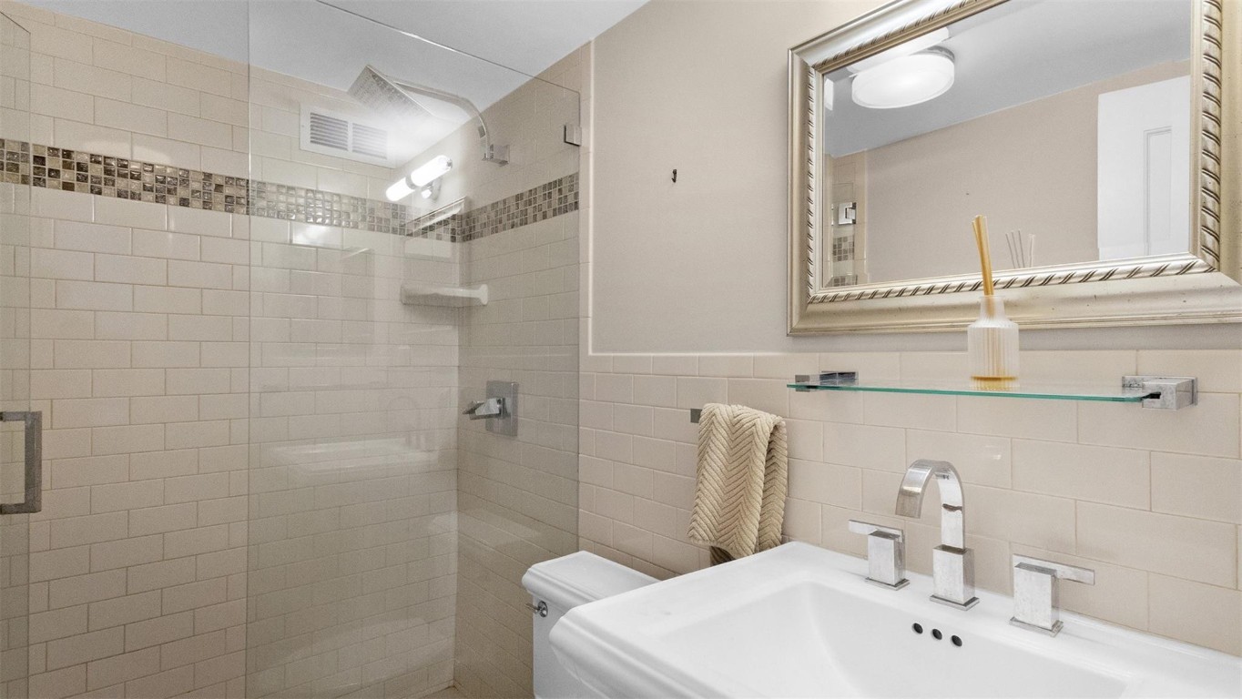 Sunrise Tower - Residential