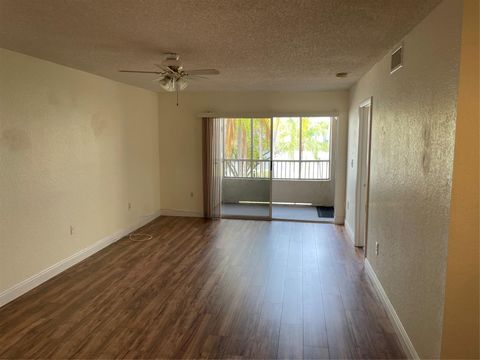 Condominium in Oakland Park FL 2850 Oakland Forest Dr Dr 9.jpg