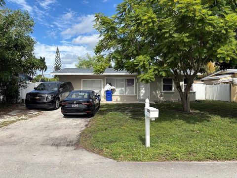 1571 NE 28th Ct Pompano Beach FL 33064