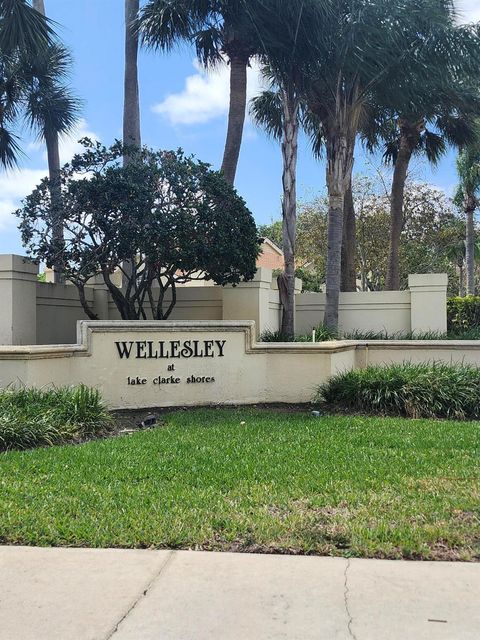 8140 Bridgewater Court 40a Lake Clarke Shores FL 33406