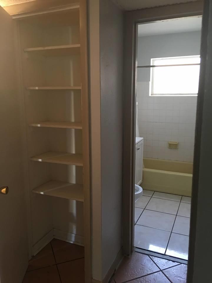 RIVER PARK UNIT 5 - Residential Lease