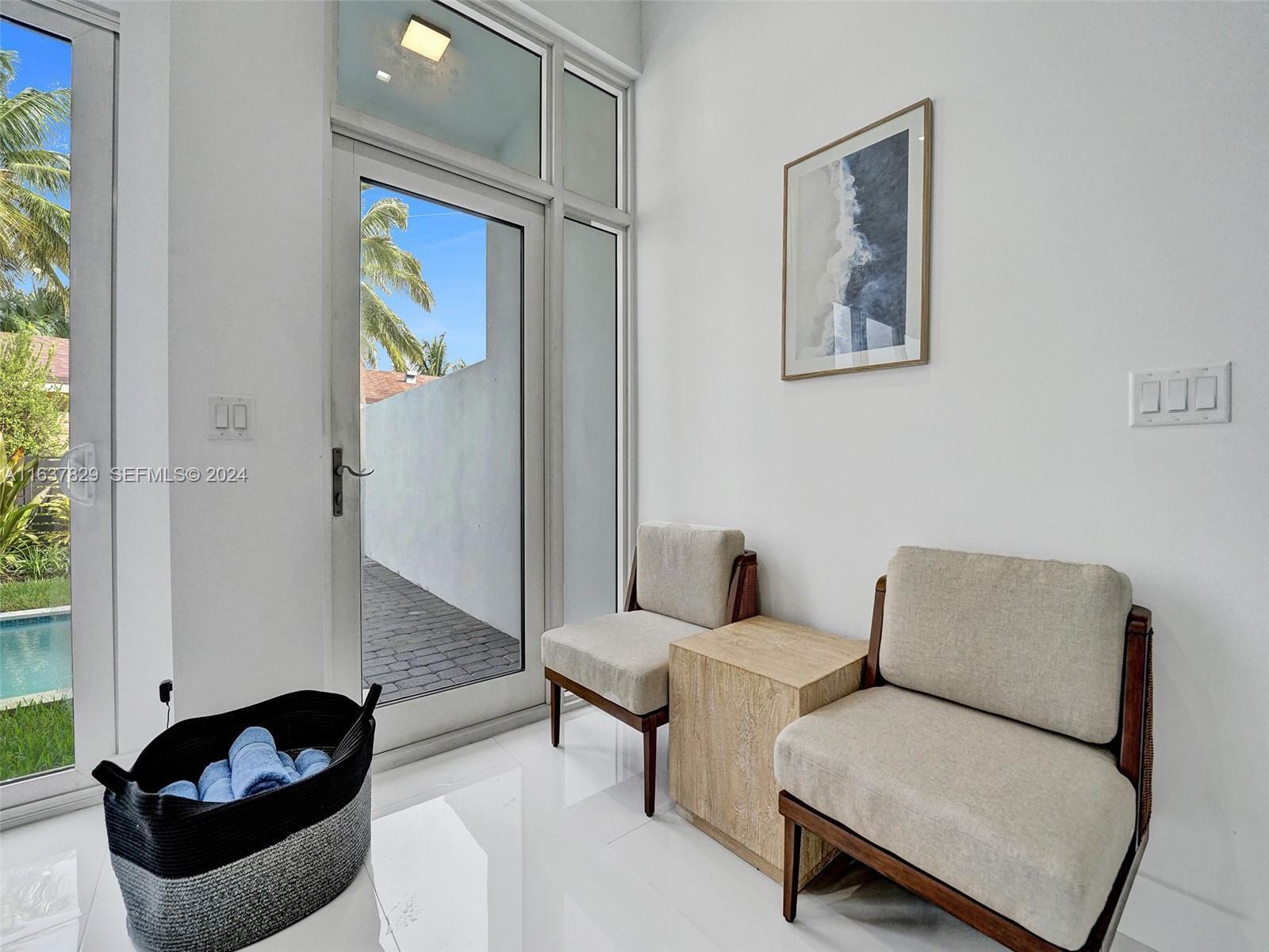 THE ENCLAVE AT LAKE RIDGE - Residential Lease