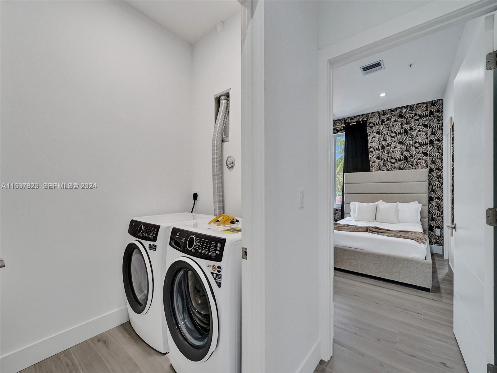 THE ENCLAVE AT LAKE RIDGE - Residential Lease