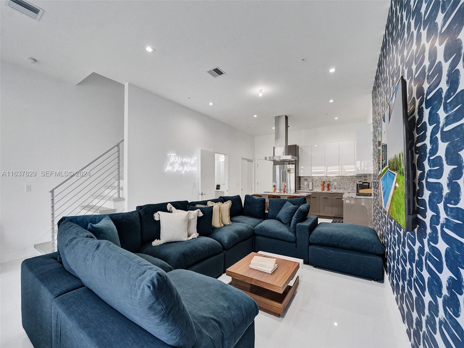 THE ENCLAVE AT LAKE RIDGE - Residential Lease