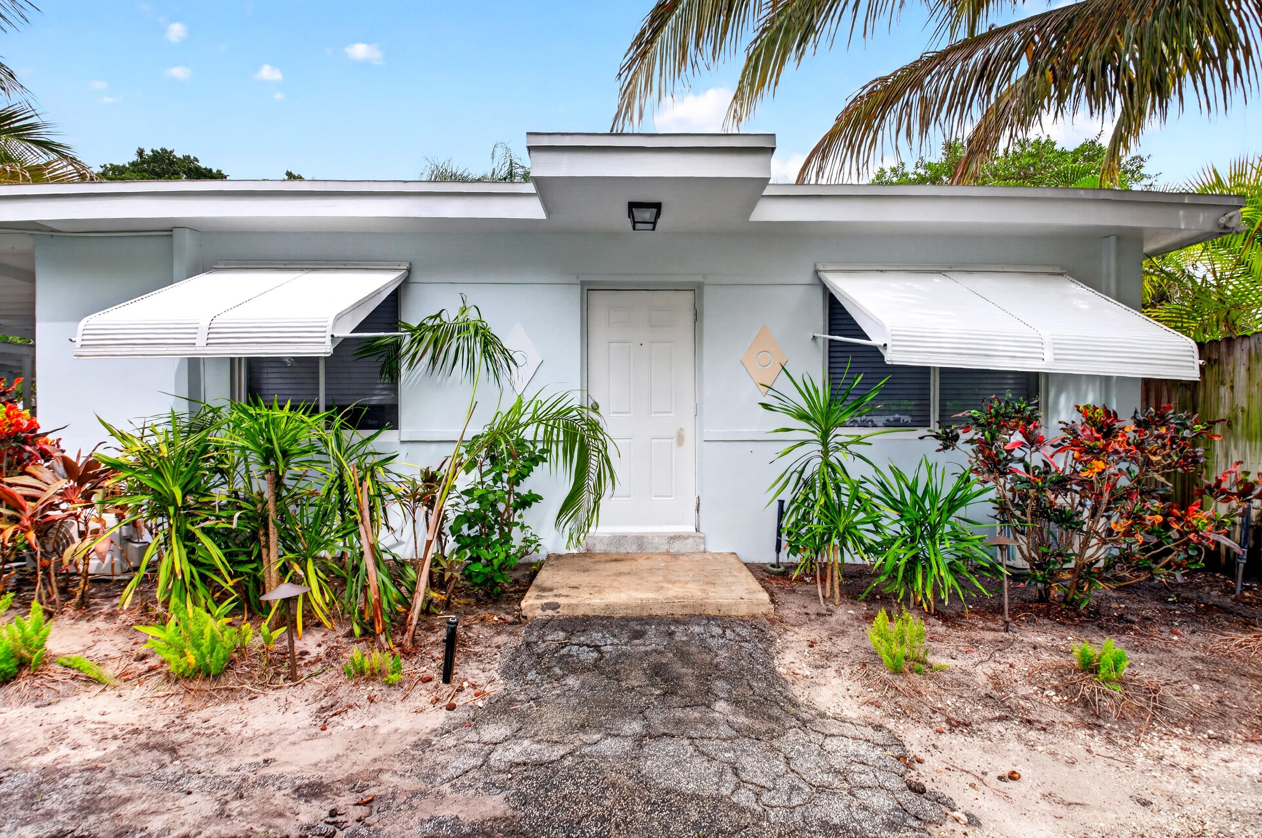 Properties | Stephanie Kaufman 402 SE 1st Street SE