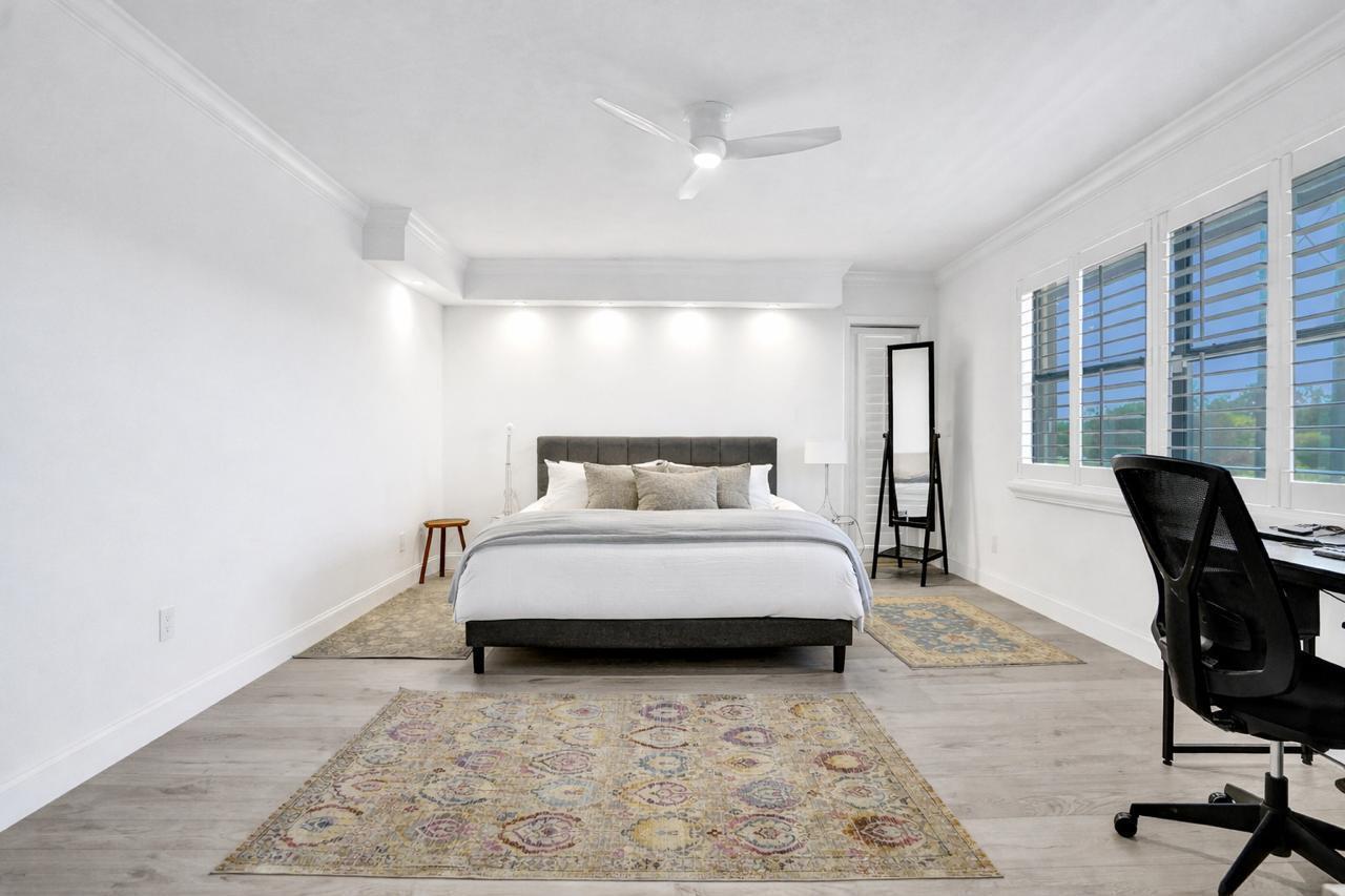 EMBASSY LAKES - Residential