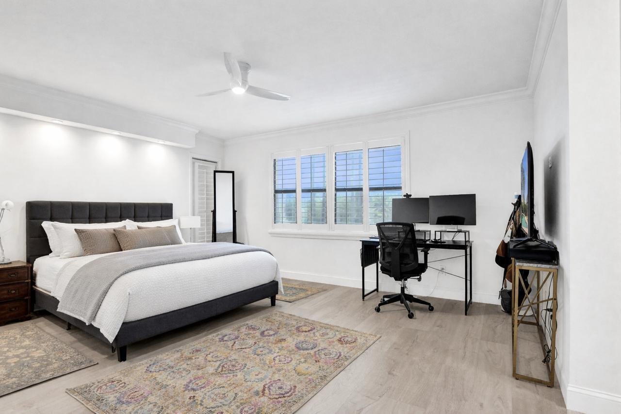 EMBASSY LAKES - Residential