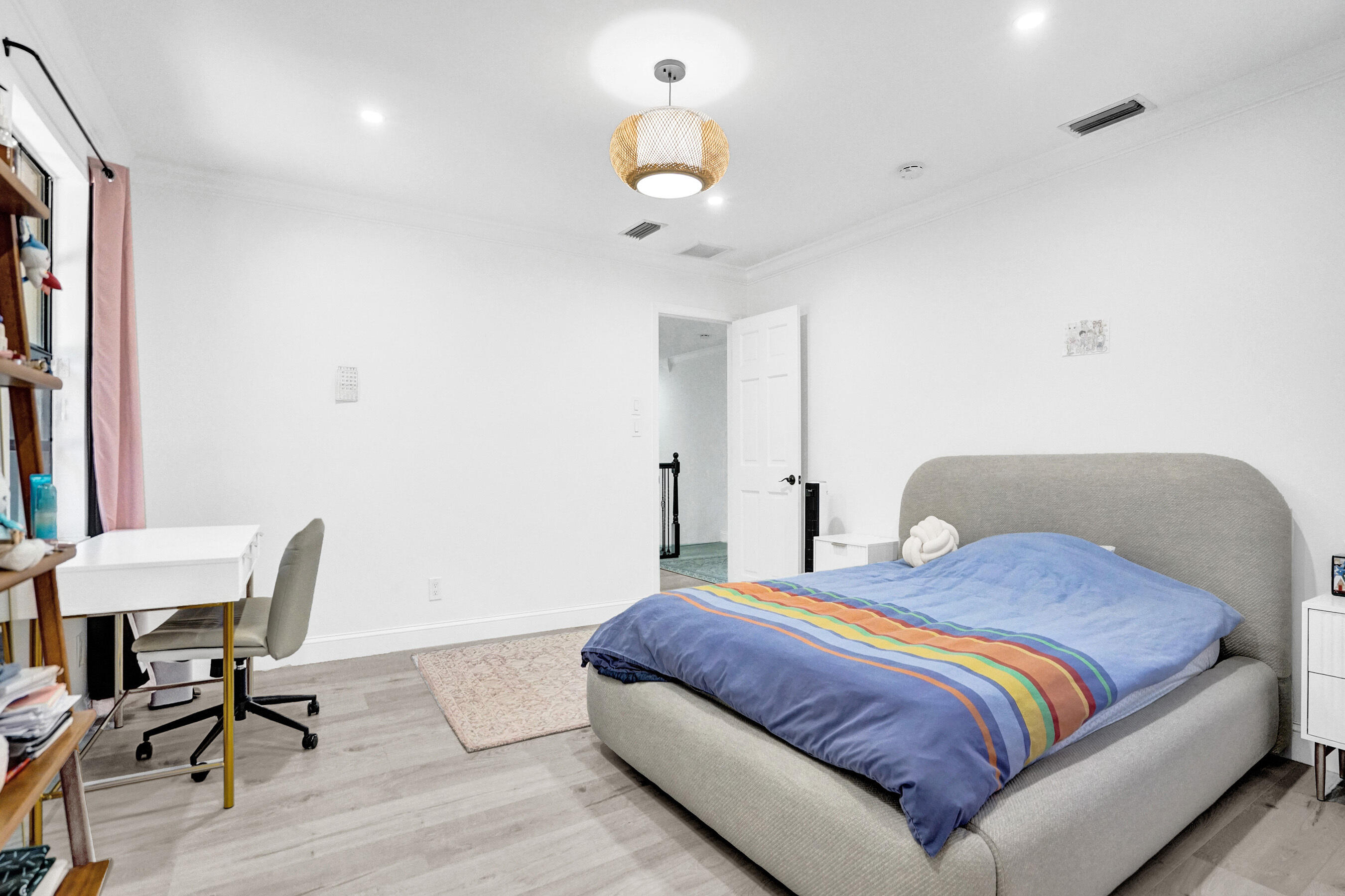EMBASSY LAKES - Residential
