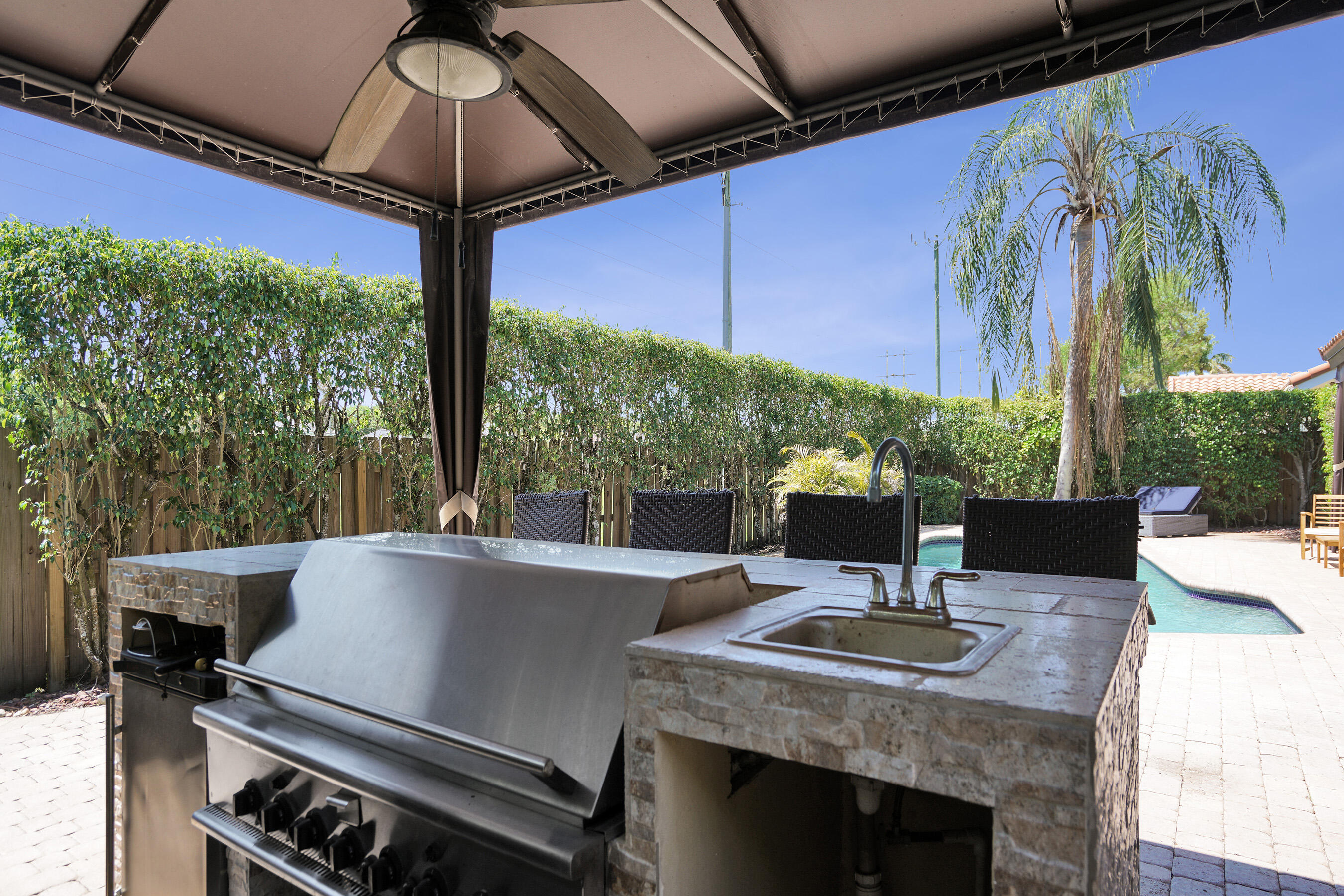 EMBASSY LAKES - Residential