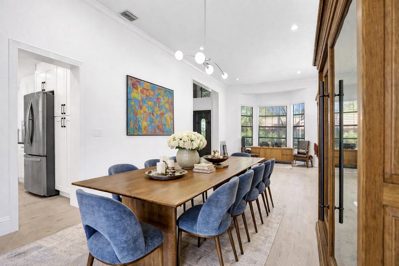 EMBASSY LAKES - Residential
