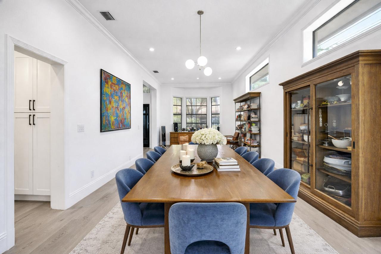 EMBASSY LAKES - Residential