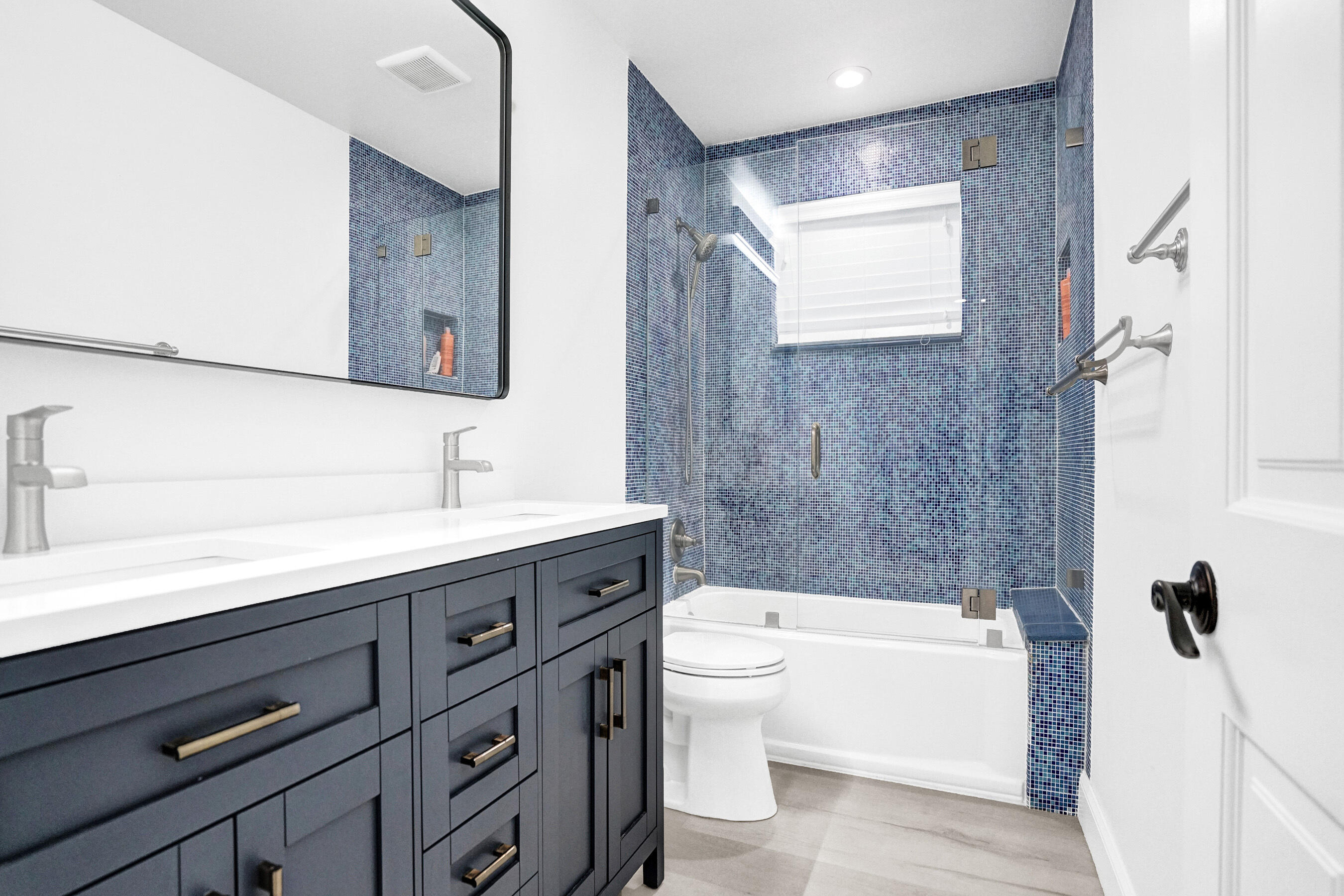 EMBASSY LAKES - Residential