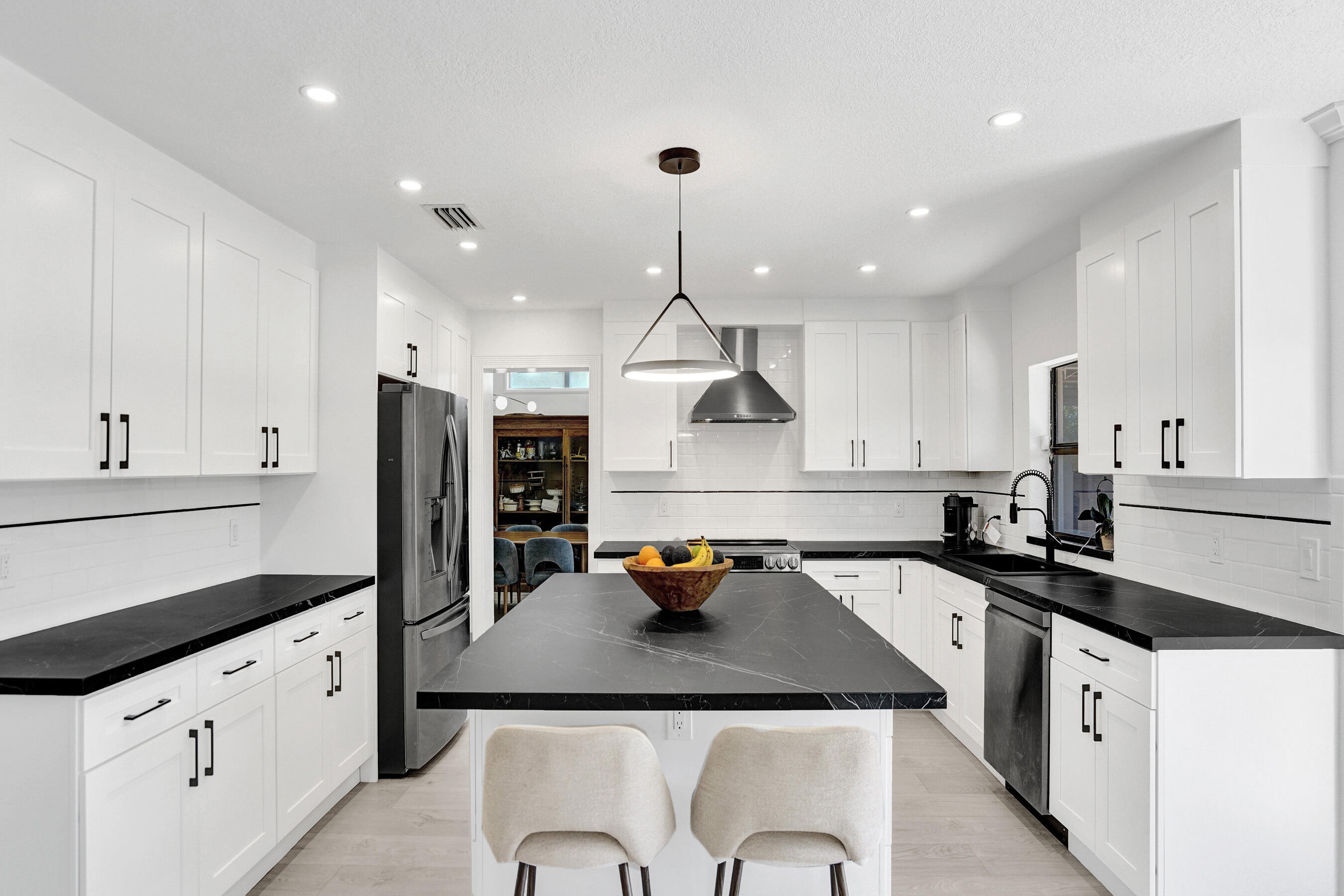 EMBASSY LAKES - Residential