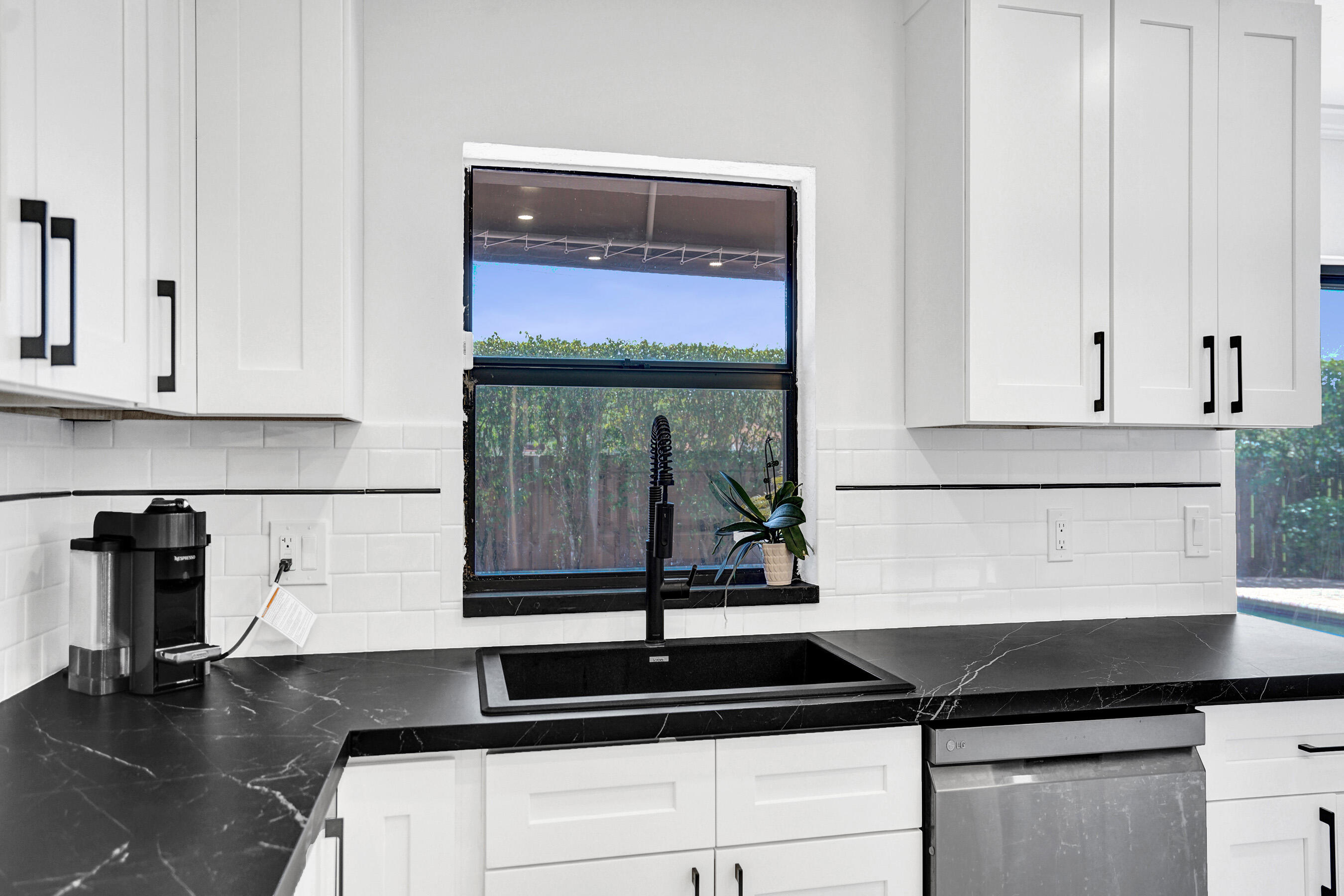 EMBASSY LAKES - Residential