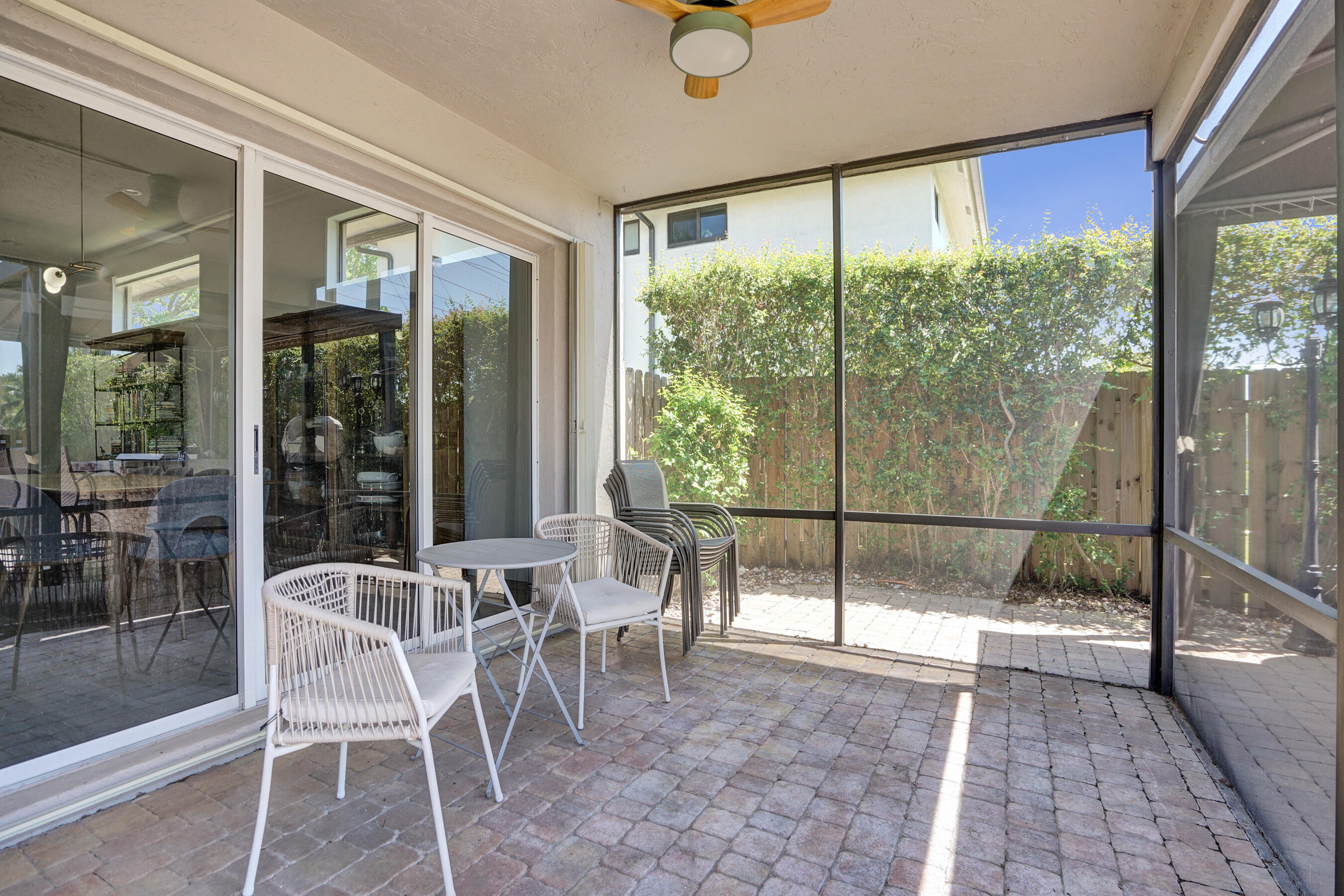 EMBASSY LAKES - Residential