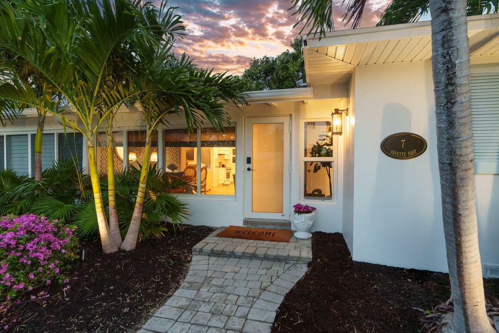 Photo of 7 Fayette Drive, Boynton Beach, FL 33435 (MLS # R11158951)