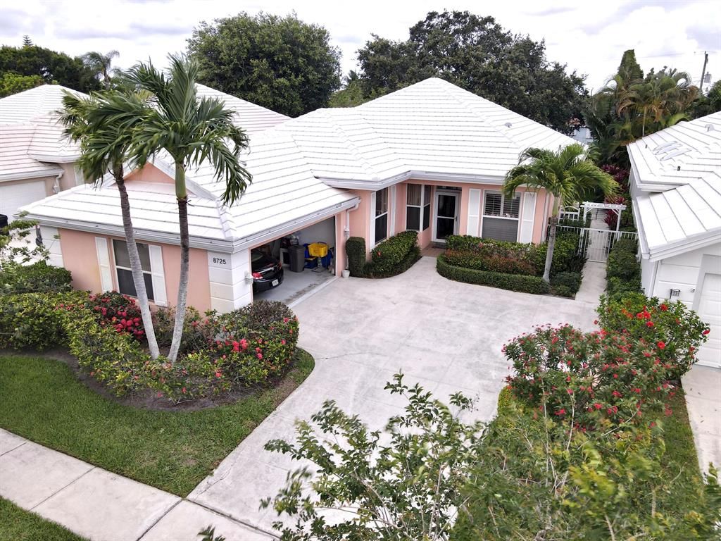 Photo of 8725 Wakefield Drive, Palm Beach Gardens, FL 33410 (MLS # R10718687)