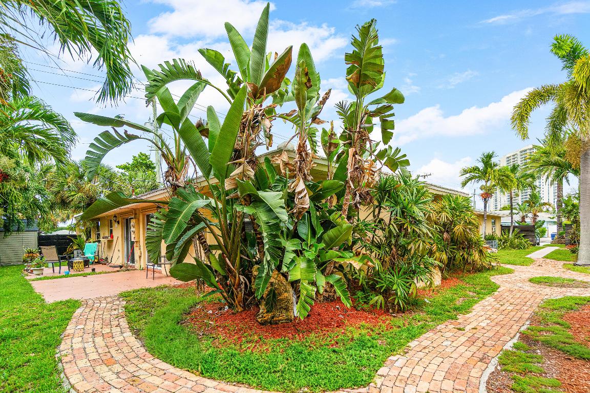 View photos, virtual tours, details... 2637 W West Way A