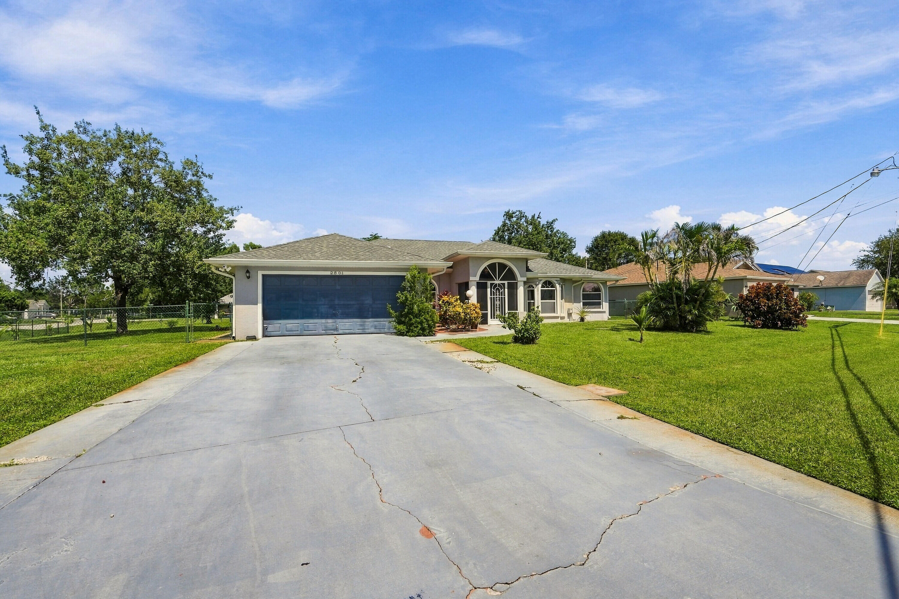 2801 SE Hutchings Avenue, Port St Lucie, FL, 34952/$550,000 1 2801 SE Hutchings Avenue