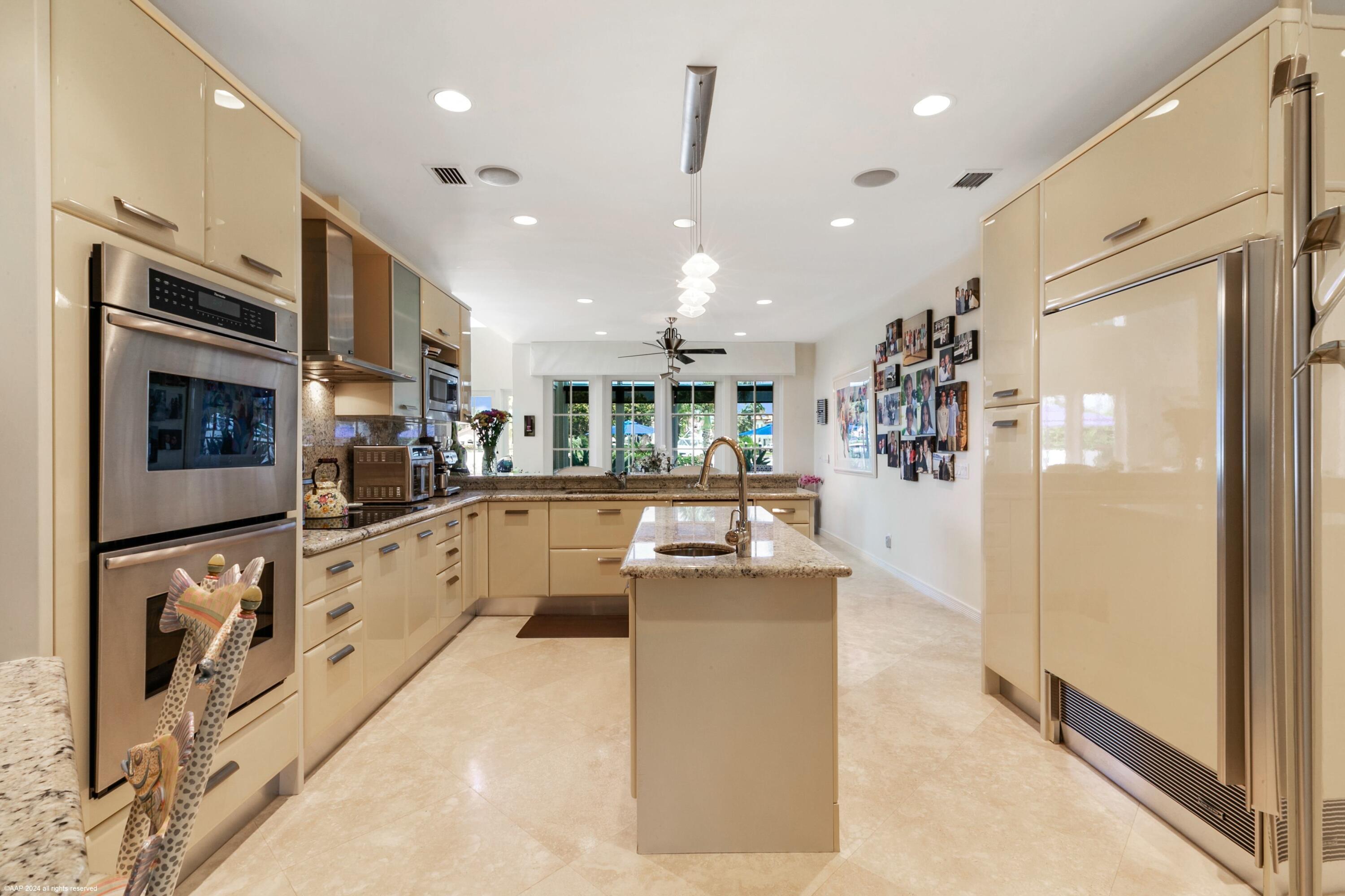 SAILFISH POINT - Residential