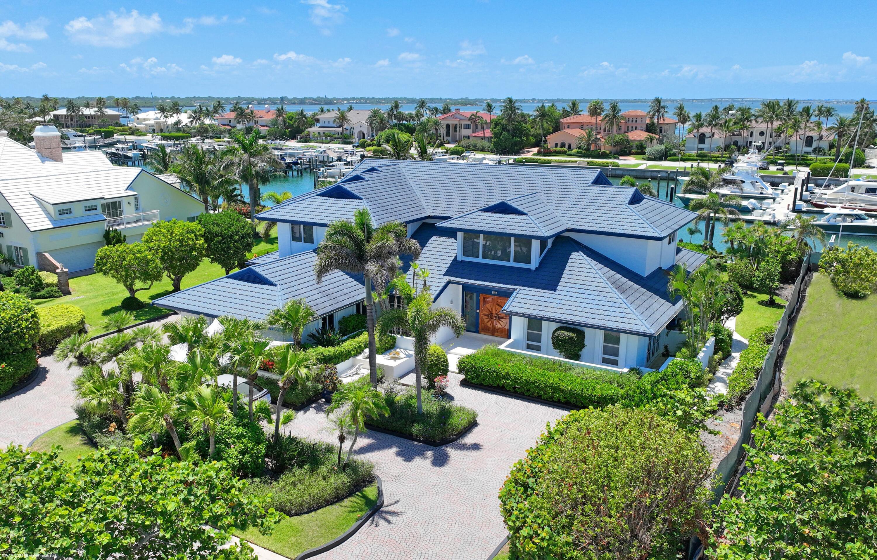 SAILFISH POINT - Residential