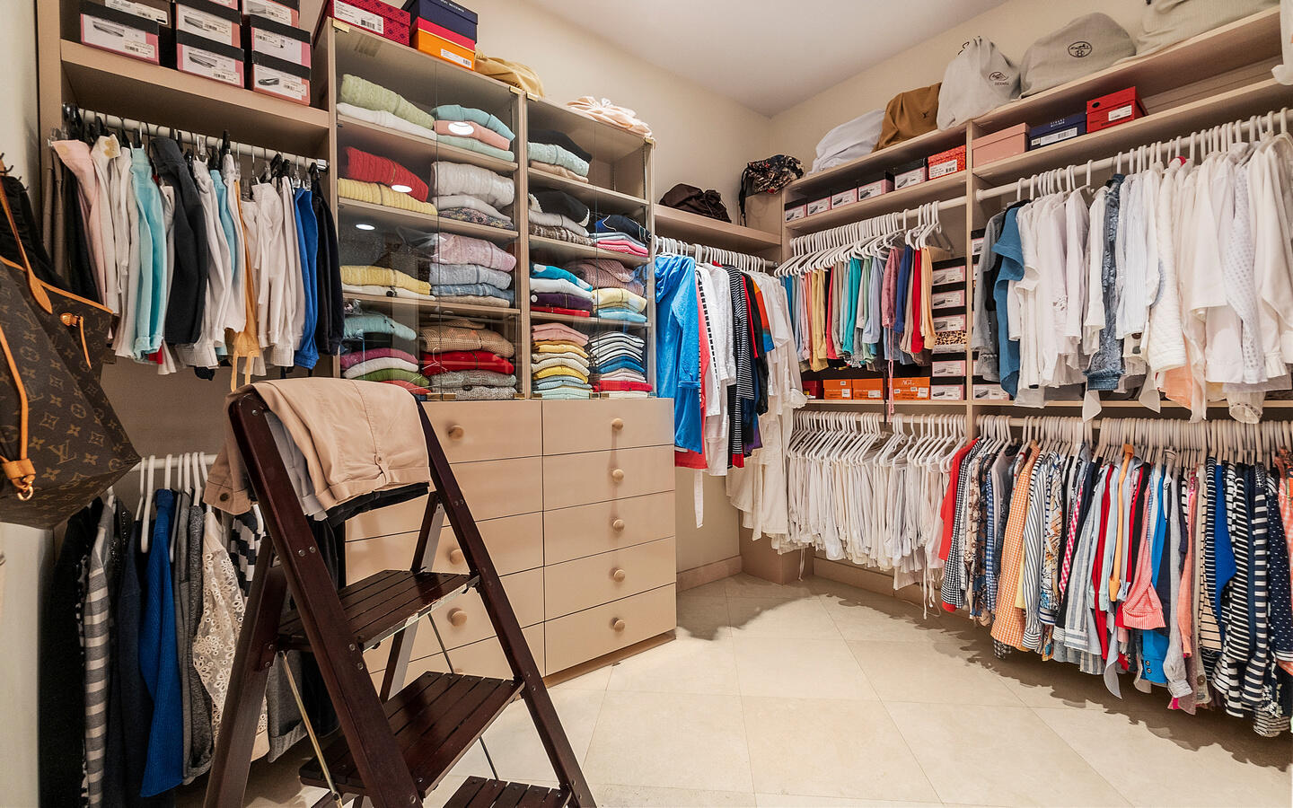 SAILFISH POINT - Residential