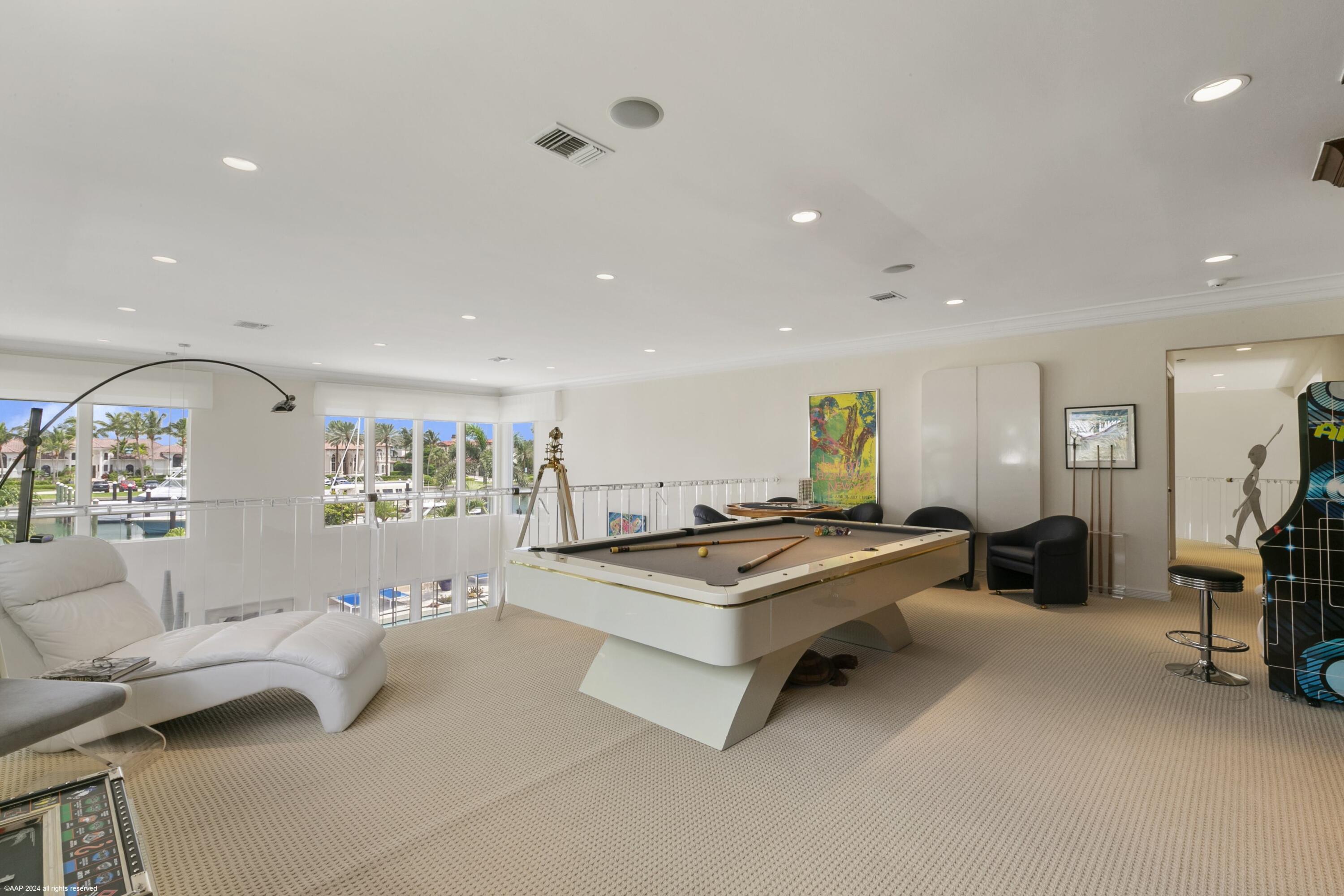 SAILFISH POINT - Residential