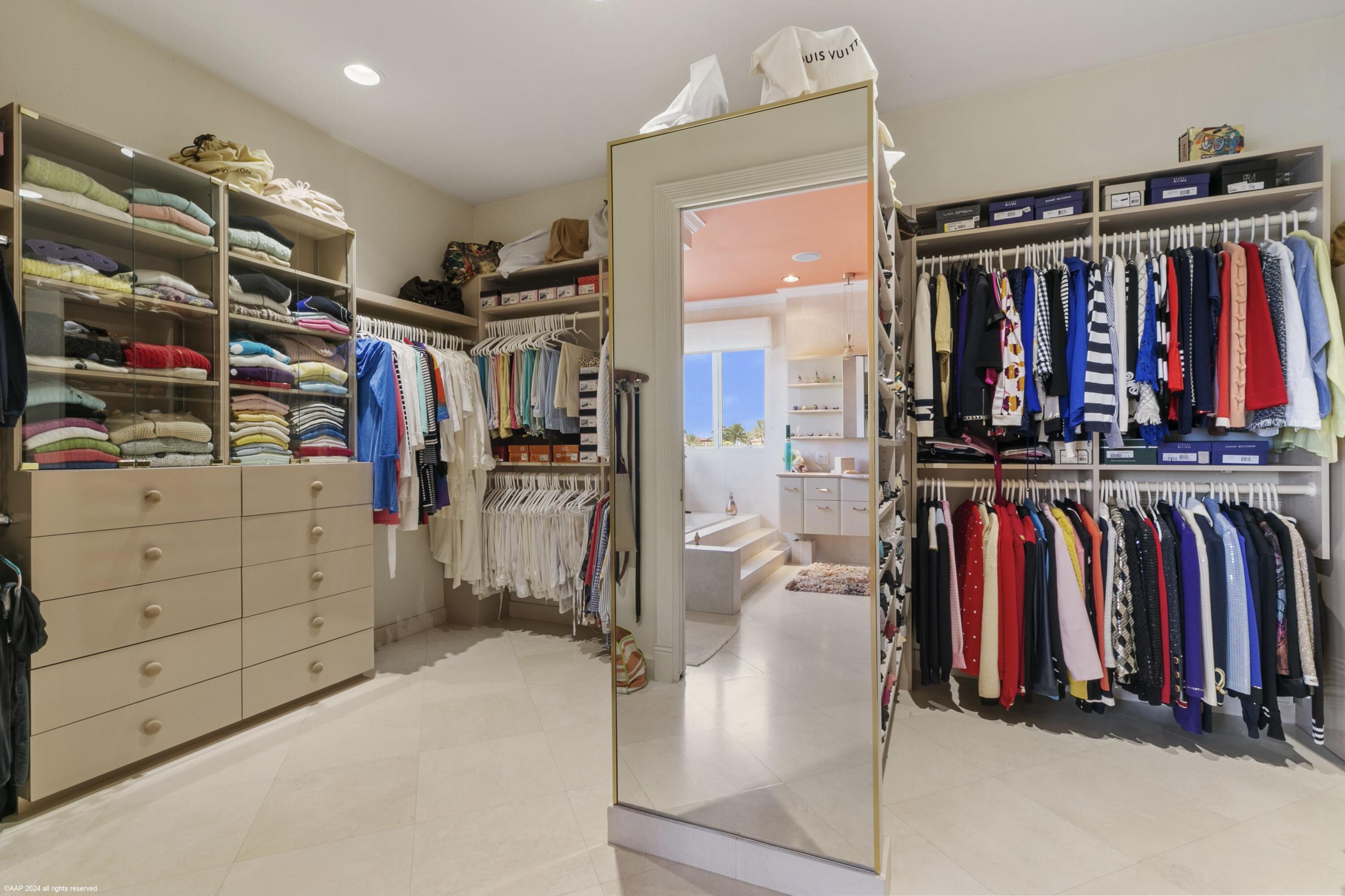 SAILFISH POINT - Residential