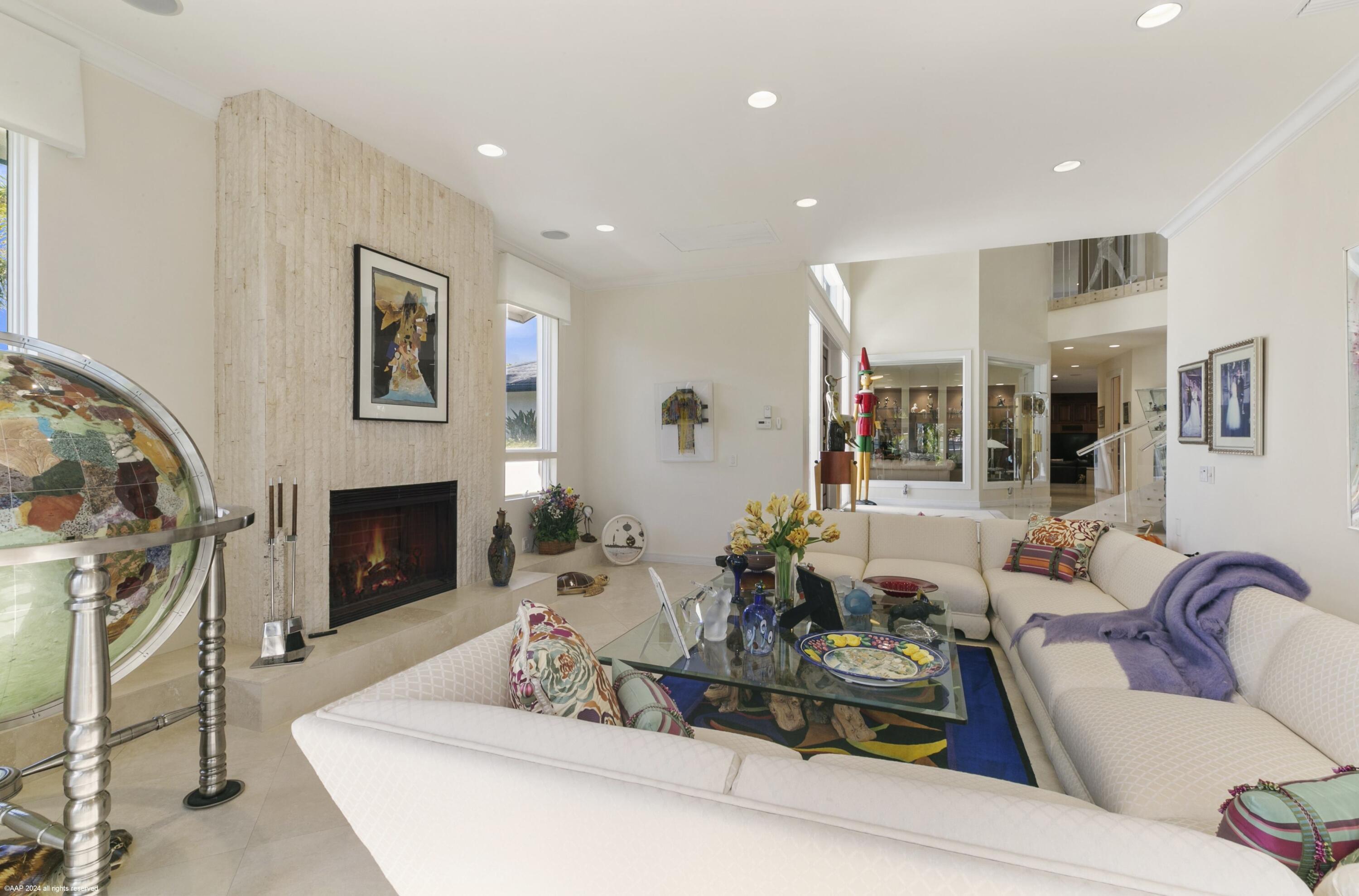 SAILFISH POINT - Residential