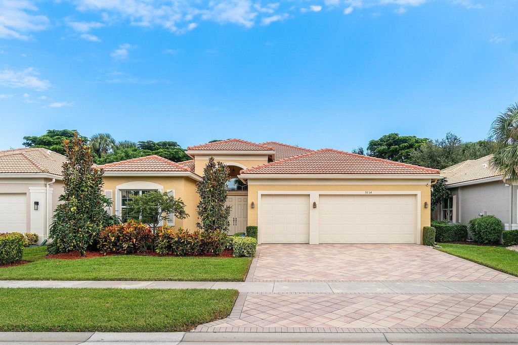 Photo of 9734 Dovetree Isle Drive, Boynton Beach, FL 33473 (MLS # R11132856)