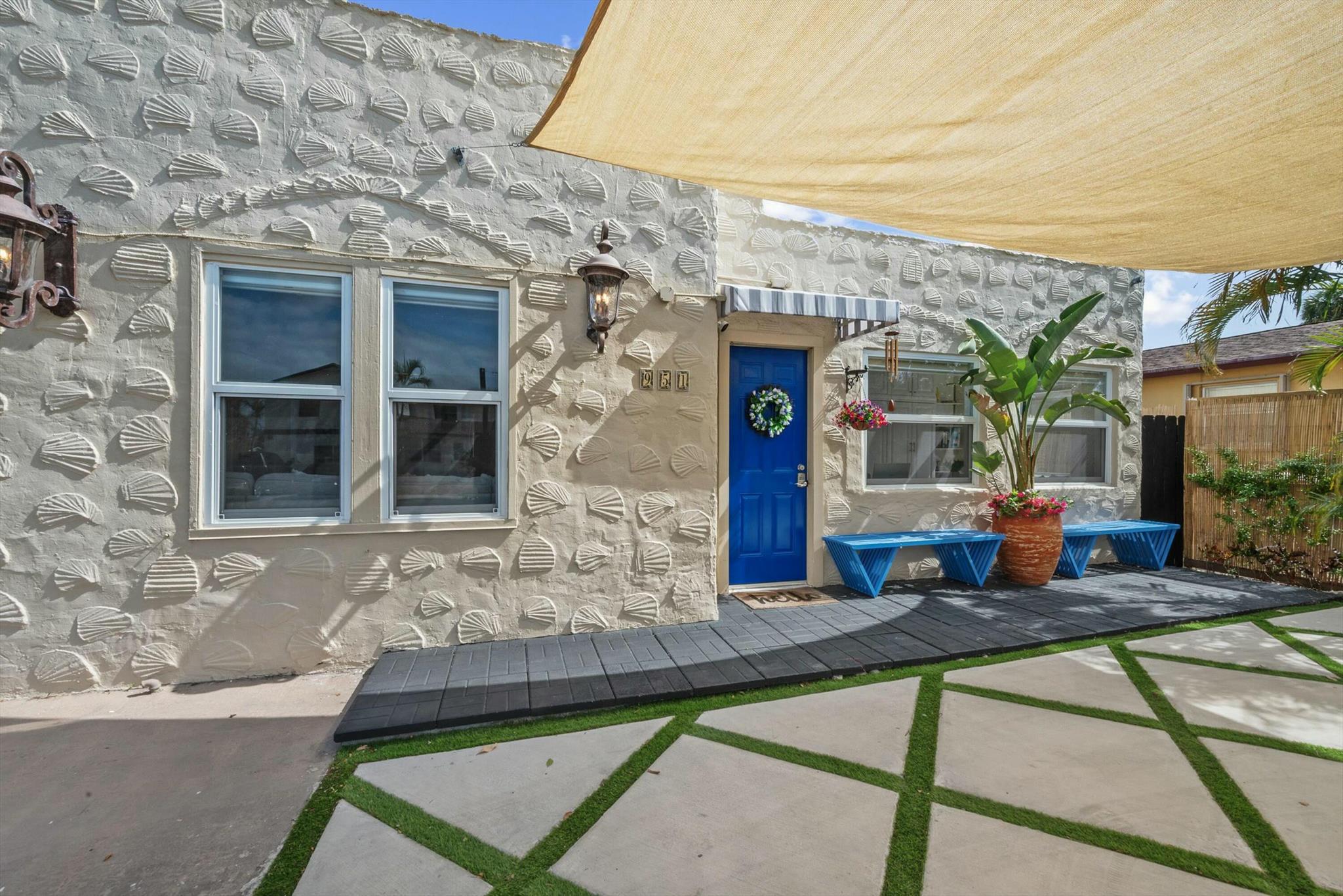 951 Selkirk Street