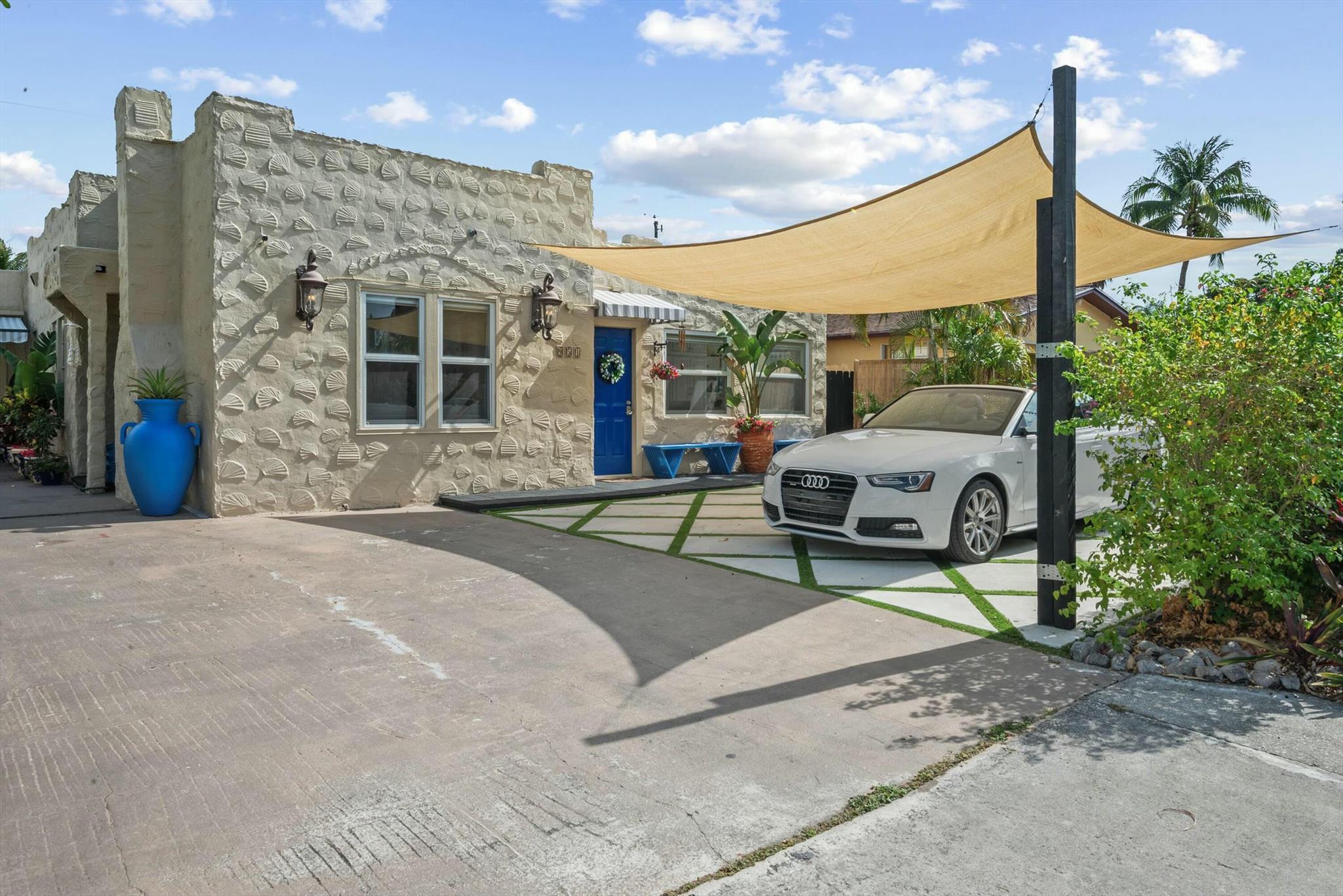 951 Selkirk Street