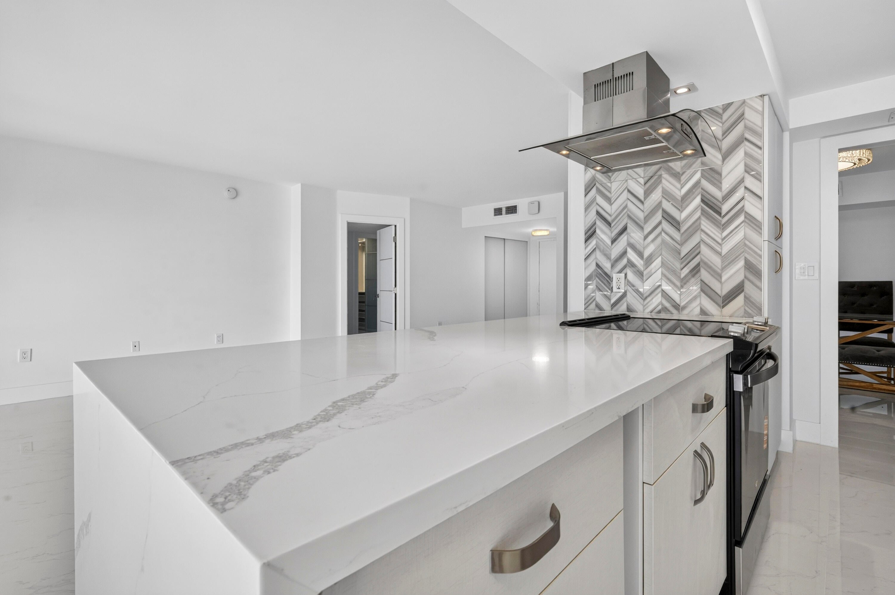 3400 GALT OCEAN Drive 606S