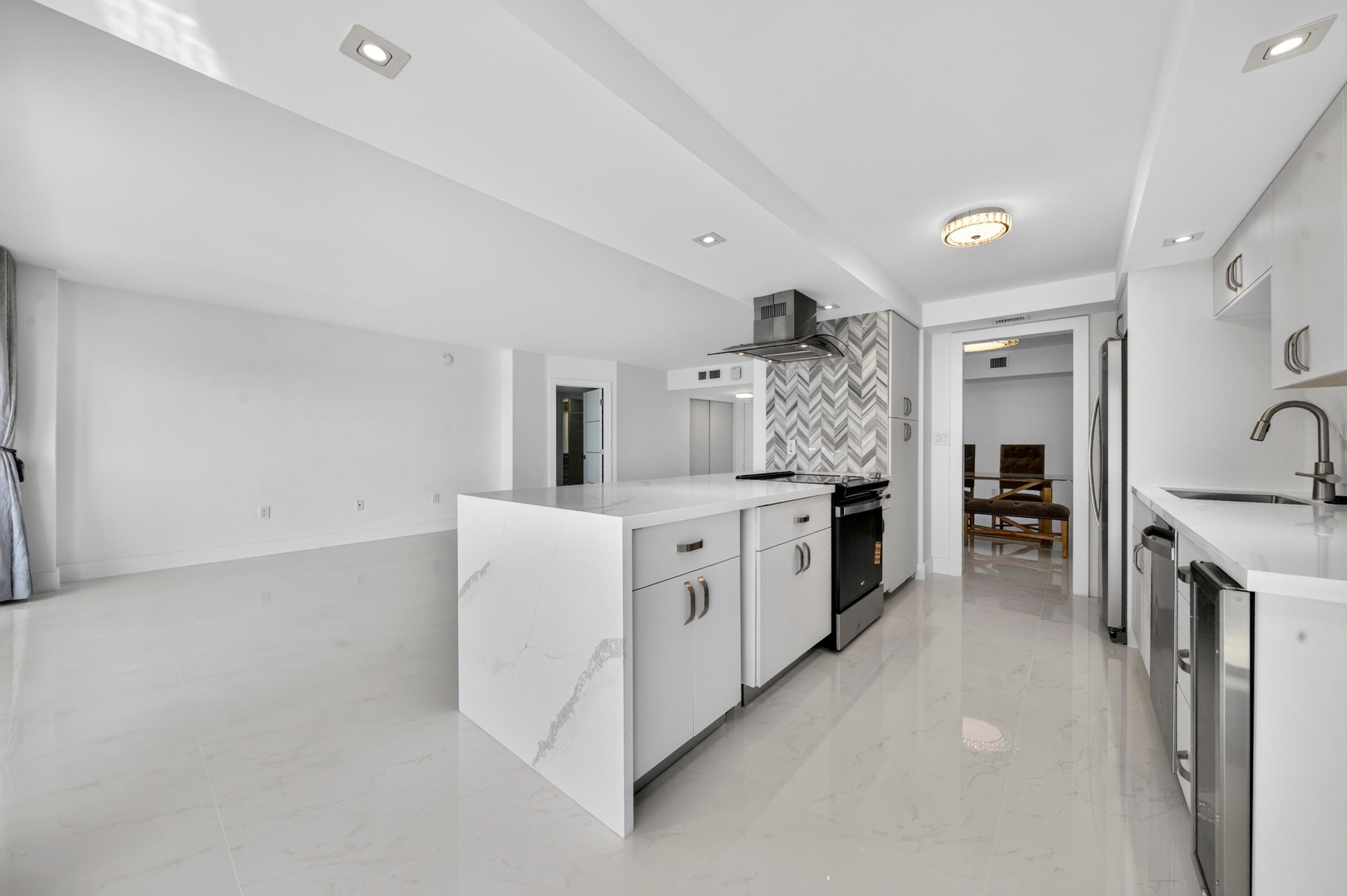 3400 GALT OCEAN Drive 606S