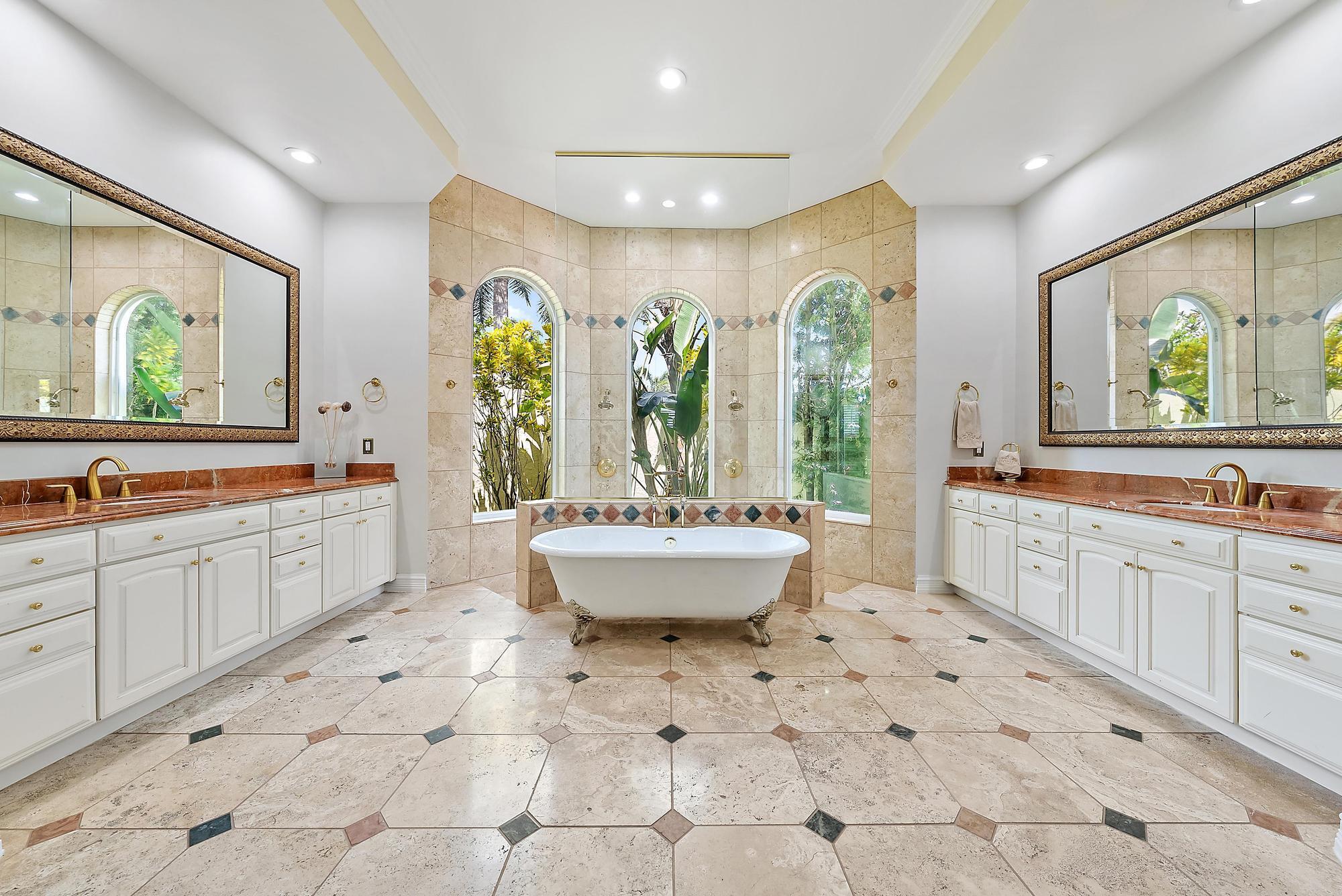 IBIS GOLF AND COUNTRY CLU - Residential