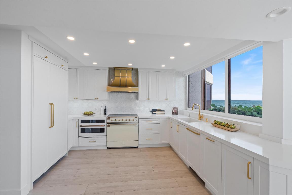 TOWNHOUSES OF HIGHLAND BEACH CONDO - Residential