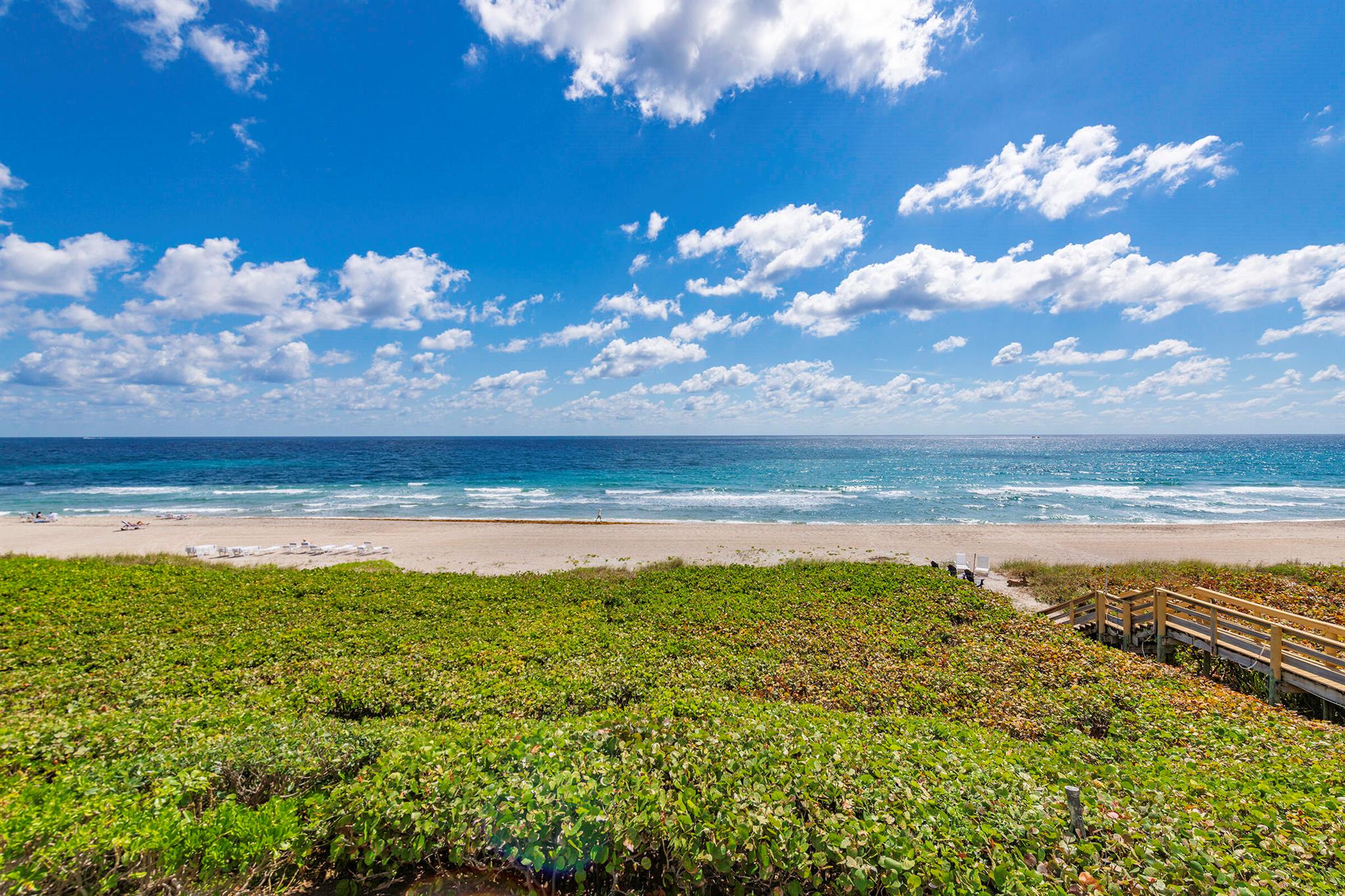 TOWNHOUSES OF HIGHLAND BE - Residential
