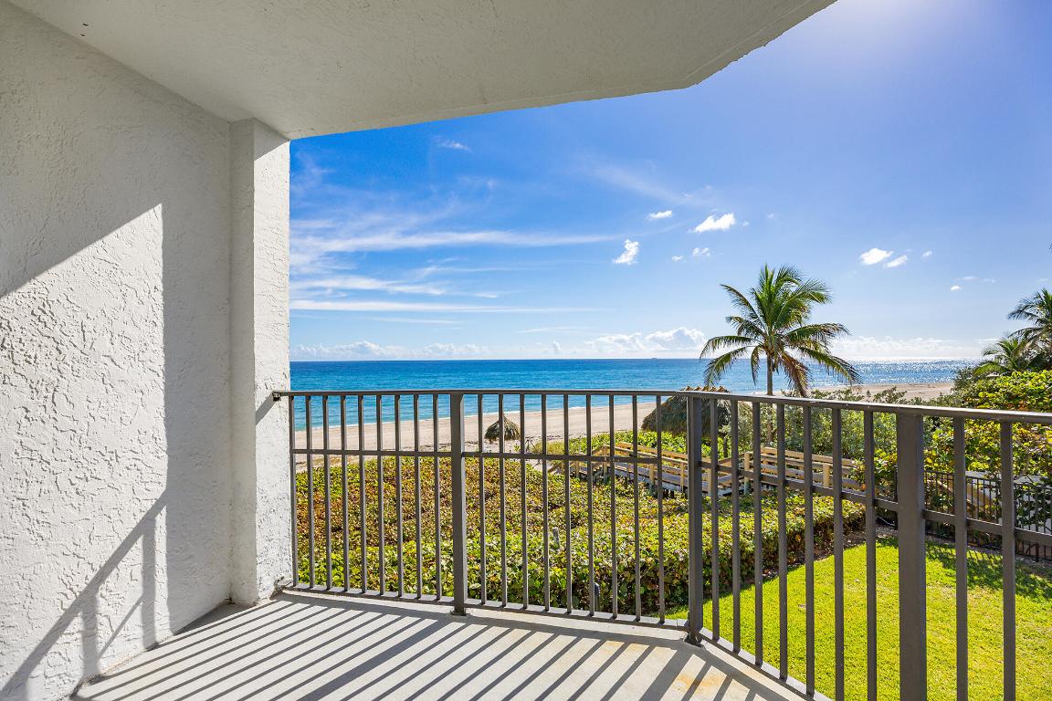 TOWNHOUSES OF HIGHLAND BEACH CONDO - Residential