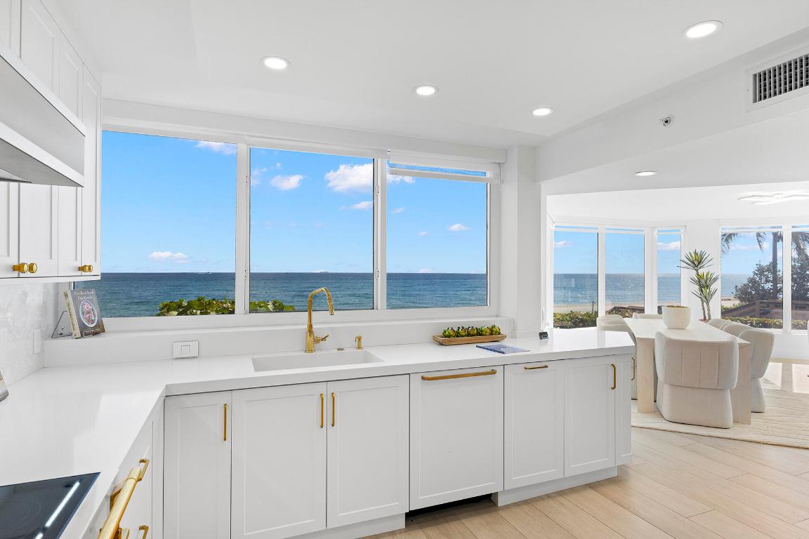 TOWNHOUSES OF HIGHLAND BEACH CONDO - Residential