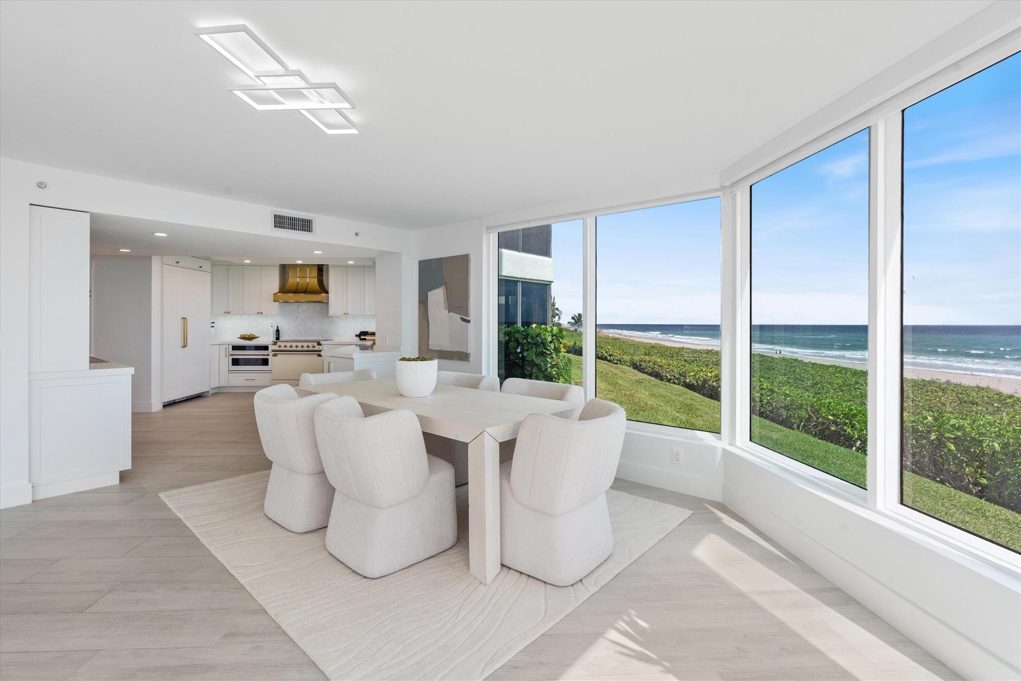 TOWNHOUSES OF HIGHLAND BE - Residential